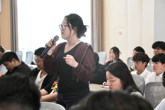 51bd1b7c5b9a4167a6295450298b2f8